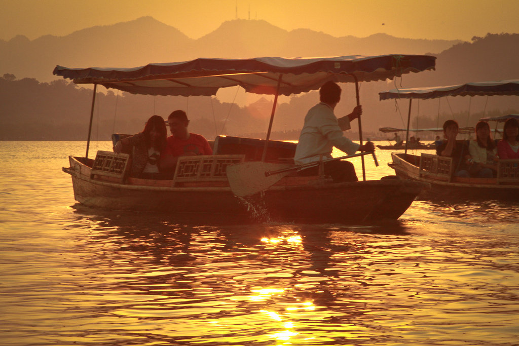 Hangzhou-West-Lake-boats-sunset-Ricky-Qi