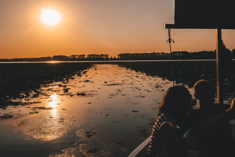 sunset boat trip in mantova